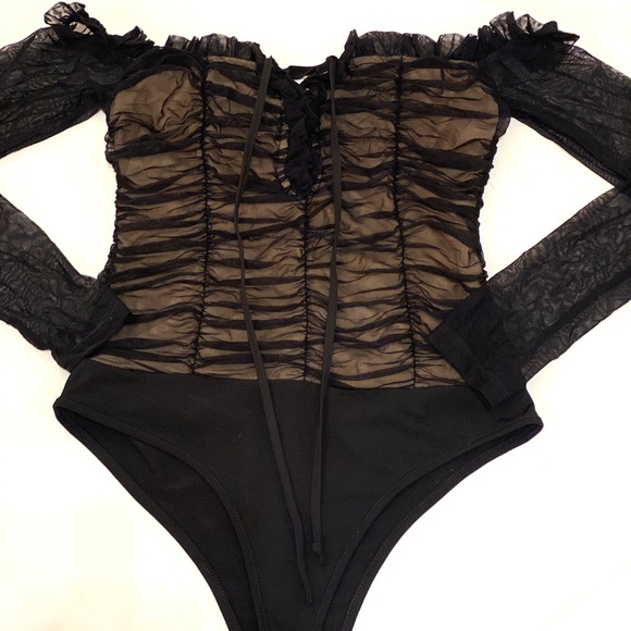 FASHIONOVA Ruched Black Bodysuit - Picture 2 of 4
